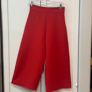 Red crop pants